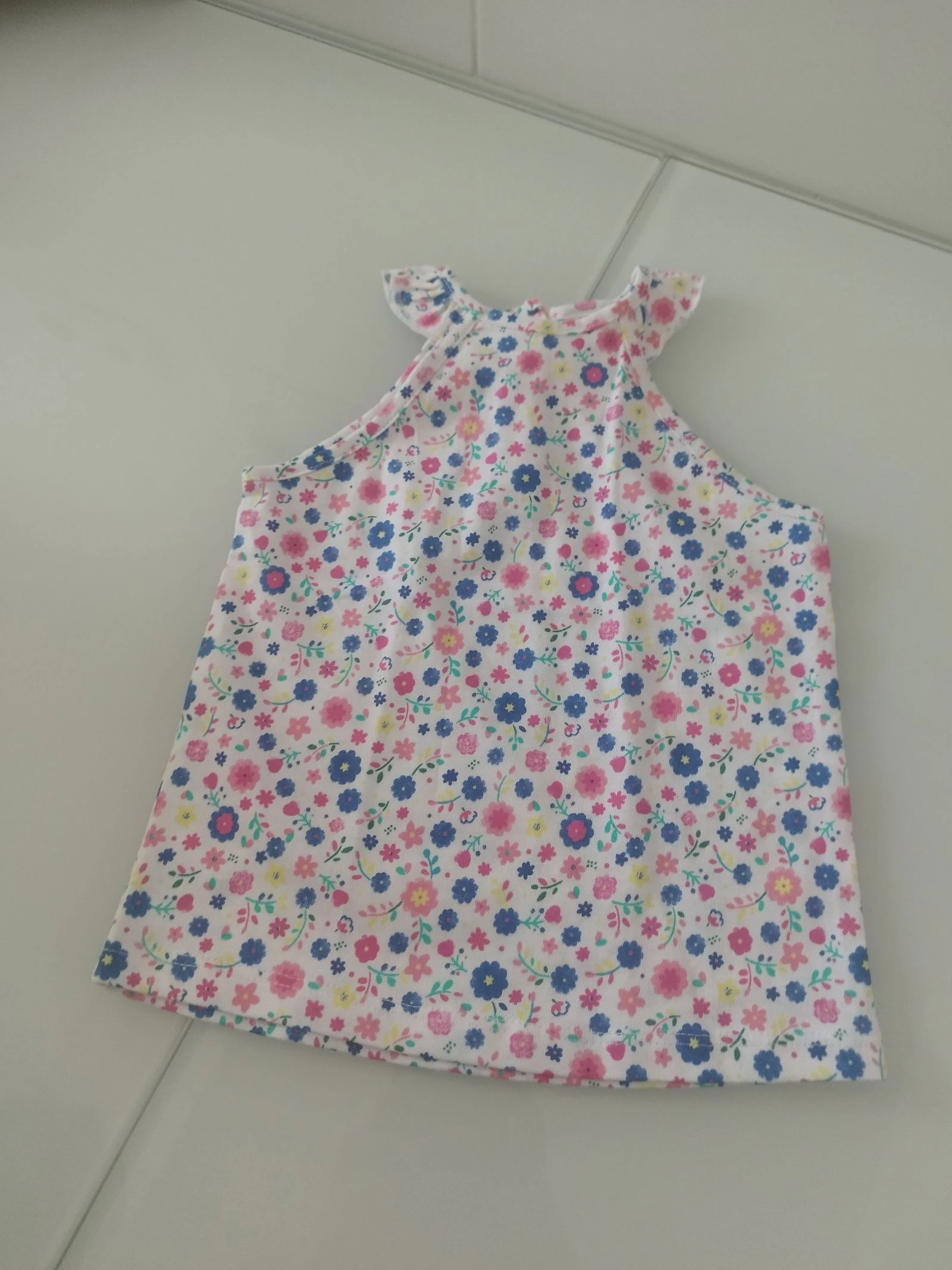 Camiseta de flores de tirantes 12-18 meses
